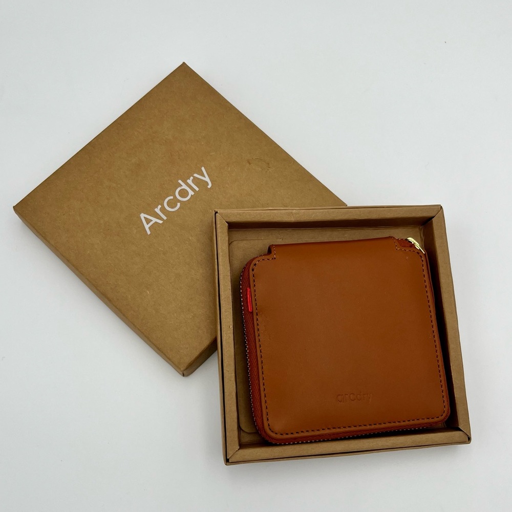 NIB | Arcdry Monterey Square Zip Wallet